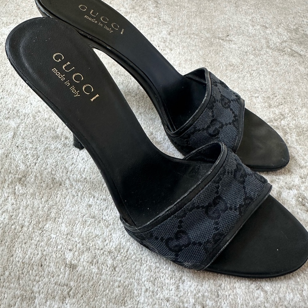 SOLD Gucci Monogram Navy Heels